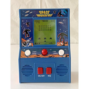 Space Invaders Handheld Electronic Retro Arcade Game  2016 Taito Corporation EUC